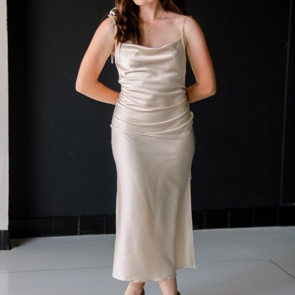 Lola Dress || Champagne Gold BD103 - Picture 4 of 10